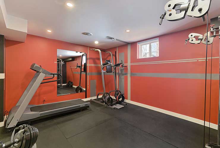 067-Large Fitness Room